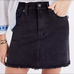 Madewell McCarren Raw-Hem Jean Skirt Washed Black